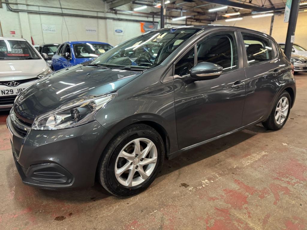View PEUGEOT 208 1.2 PureTech Active