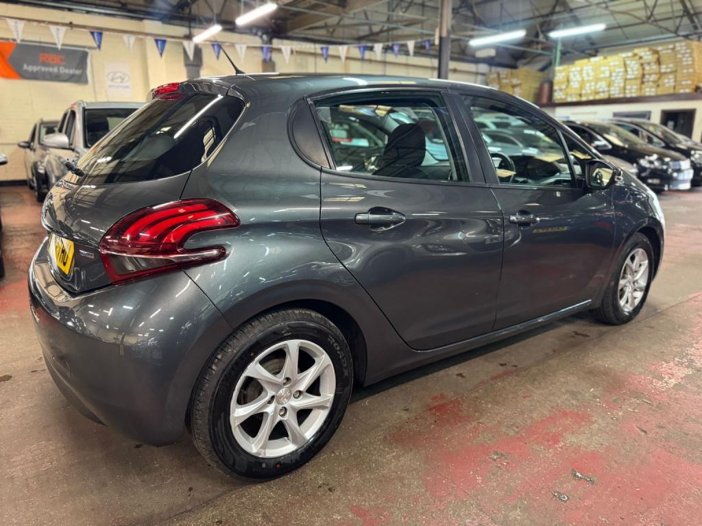 PEUGEOT 208 1.2 PureTech Active 2017