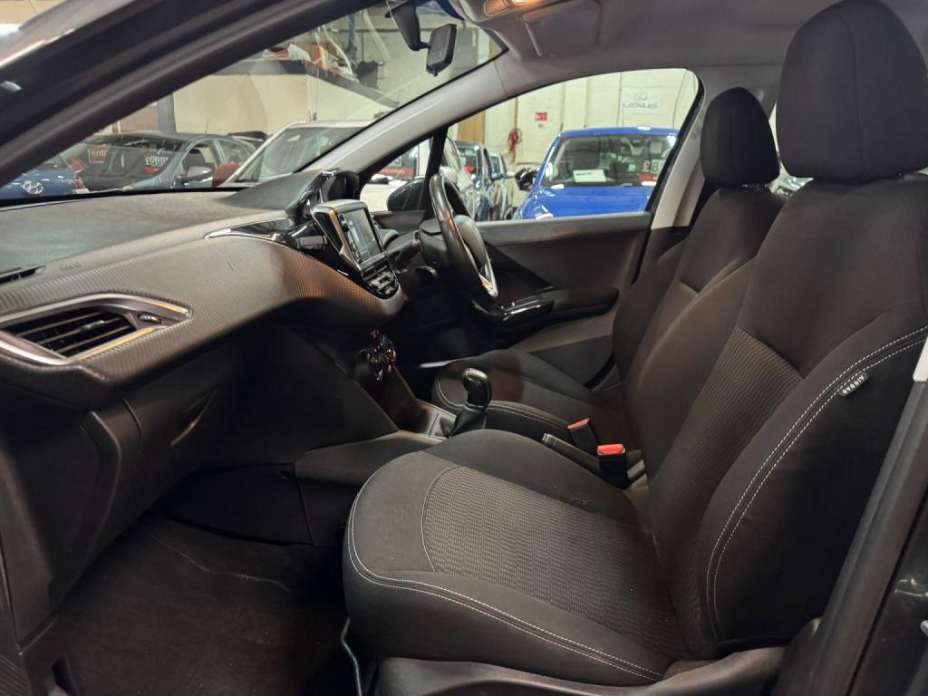 PEUGEOT 208 1.2 PureTech Active 2017