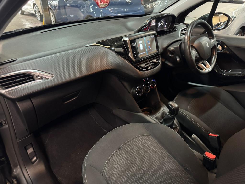 PEUGEOT 208 1.2 PureTech Active 2017