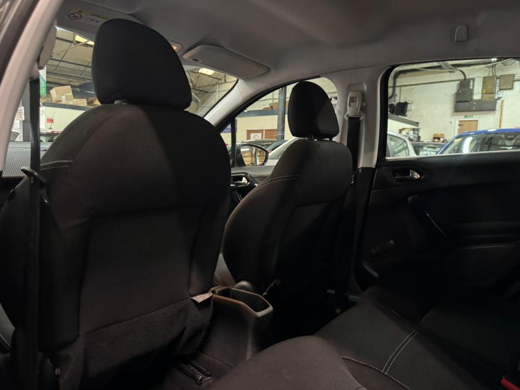 PEUGEOT 208 1.2 PureTech Active 2017