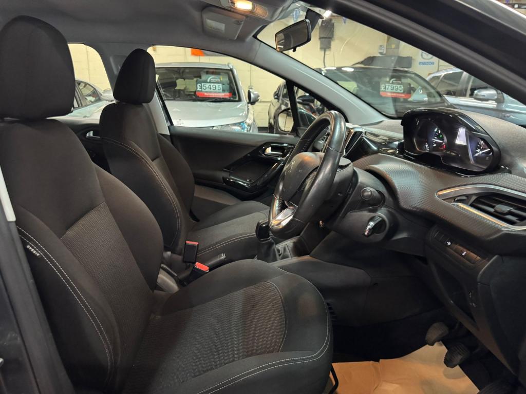 PEUGEOT 208 1.2 PureTech Active 2017