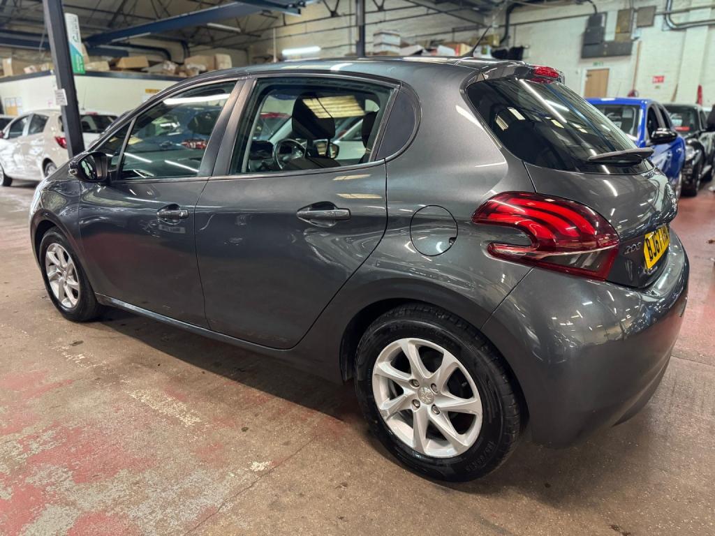 PEUGEOT 208 1.2 PureTech Active 2017