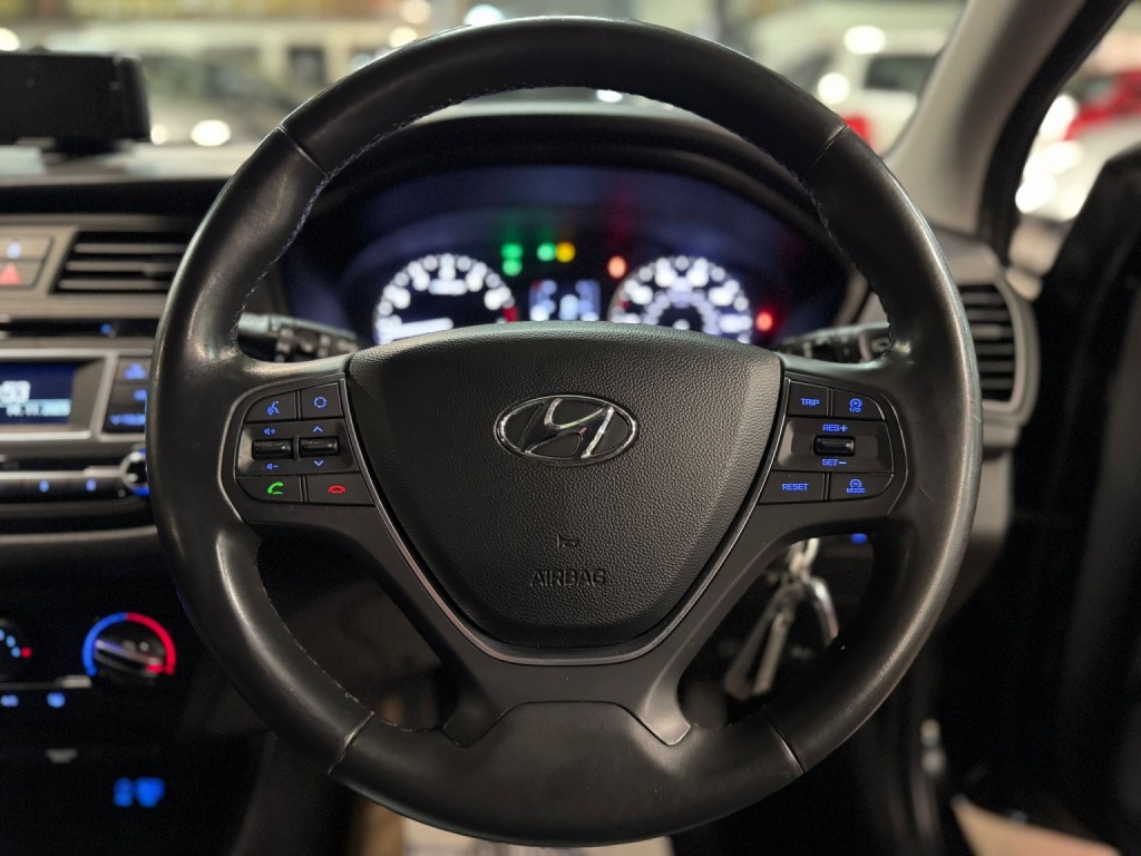 HYUNDAI I20 1.2 SE 2017