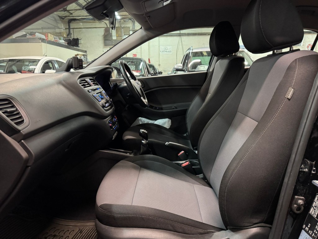 HYUNDAI I20 1.2 SE 2017