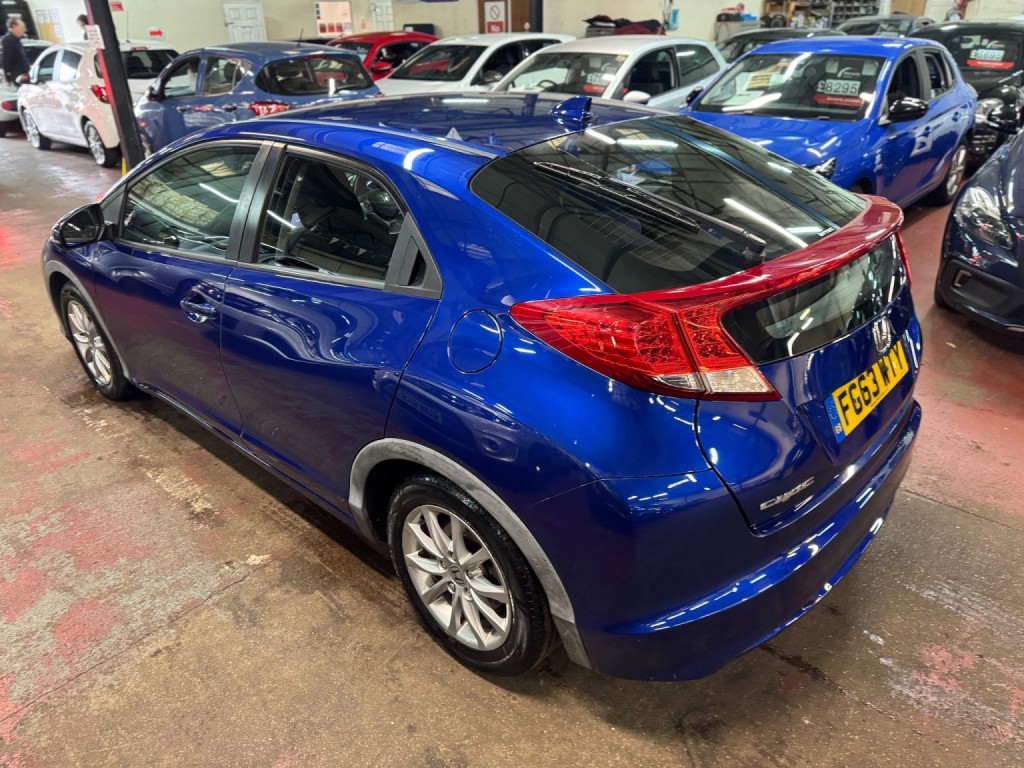 HONDA CIVIC 1.8 i-VTEC ES-T 2013
