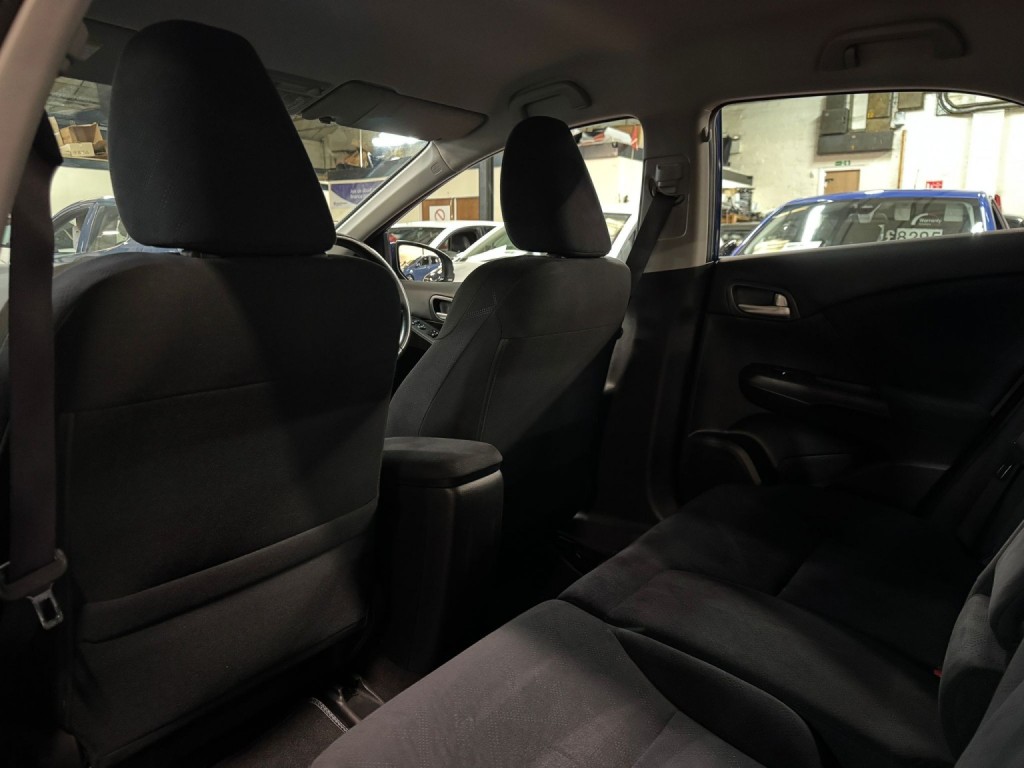 HONDA CIVIC 1.8 i-VTEC ES-T 2013