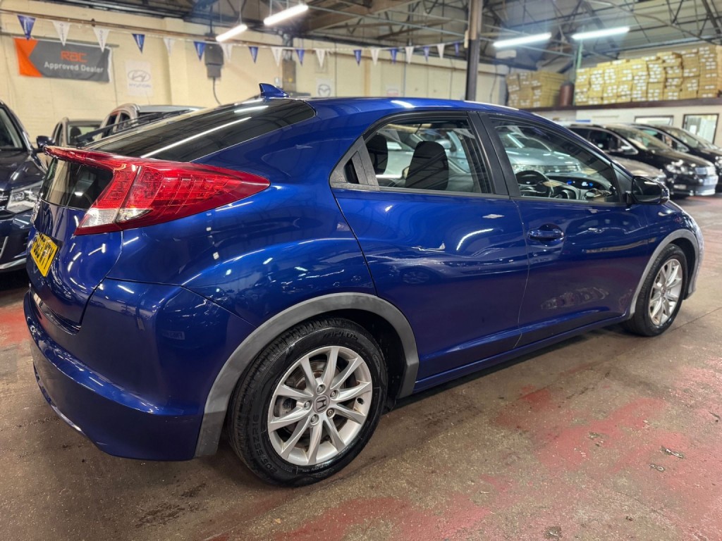 HONDA CIVIC 1.8 i-VTEC ES-T 2013