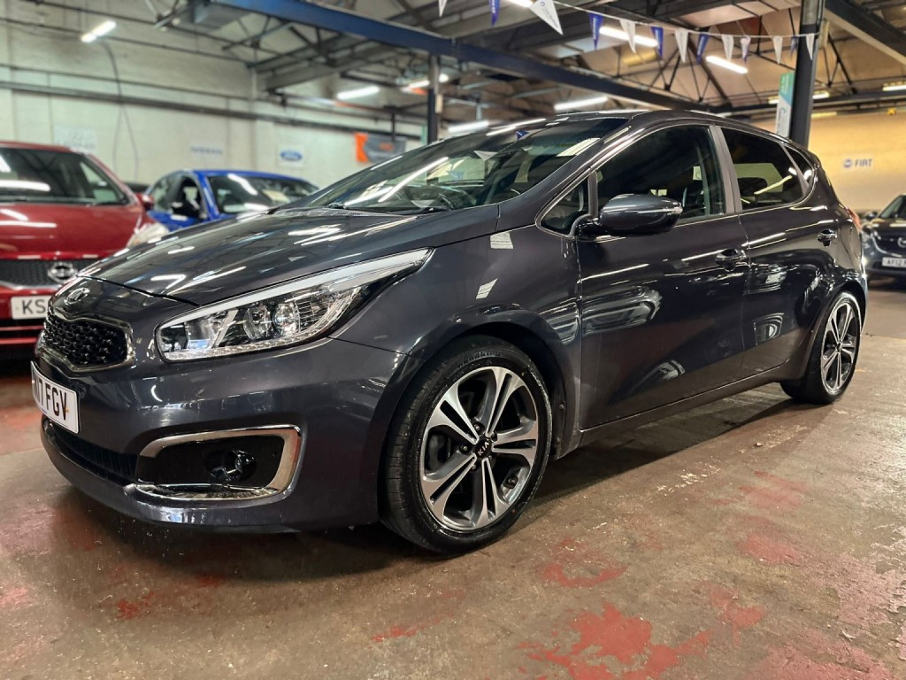 View KIA CEED 1.6 CRDi 4