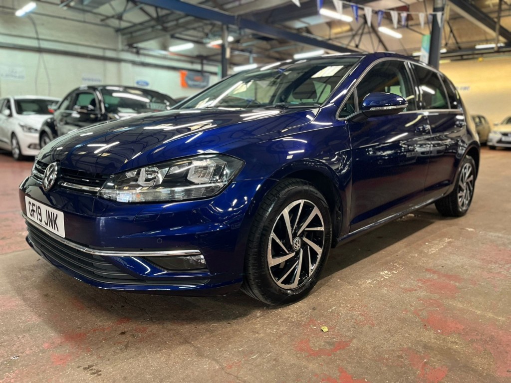 View VOLKSWAGEN GOLF 1.0 TSI Match