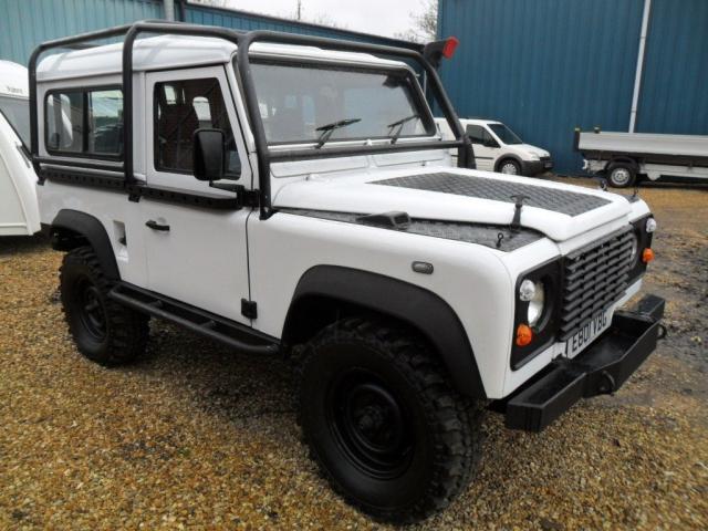 LAND ROVER DEFENDER