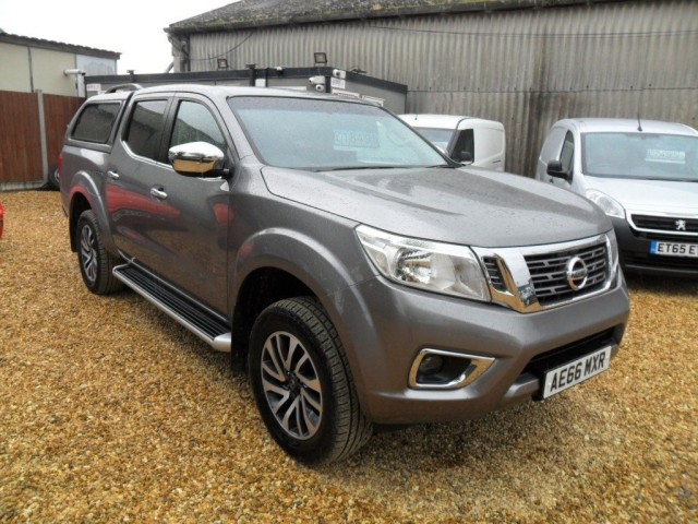 NISSAN NAVARA