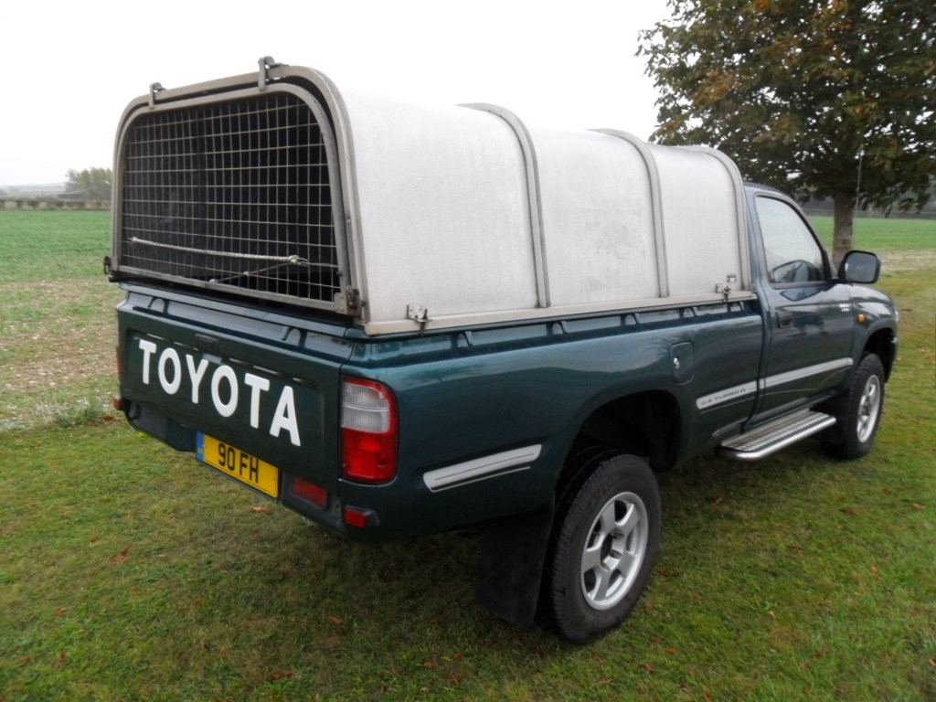 TOYOTA HILUX 2.4TD 4WD P-U 1998