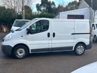 VAUXHALL VIVARO