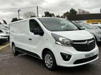 VAUXHALL VIVARO