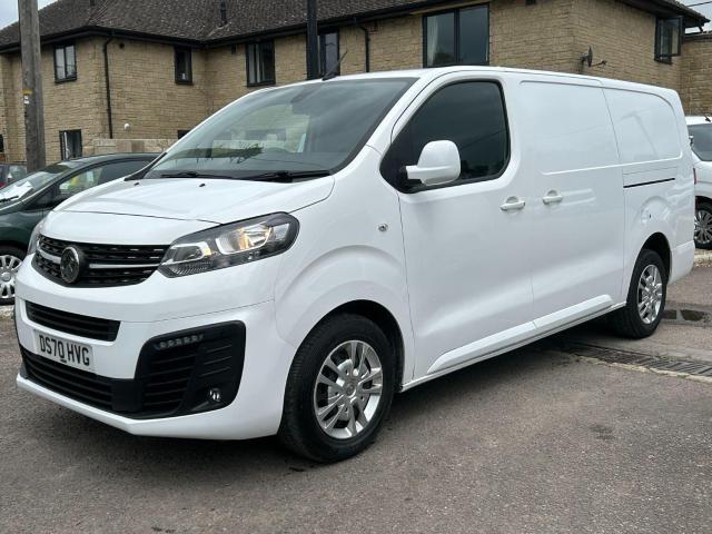VAUXHALL VIVARO