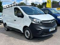 VAUXHALL VIVARO