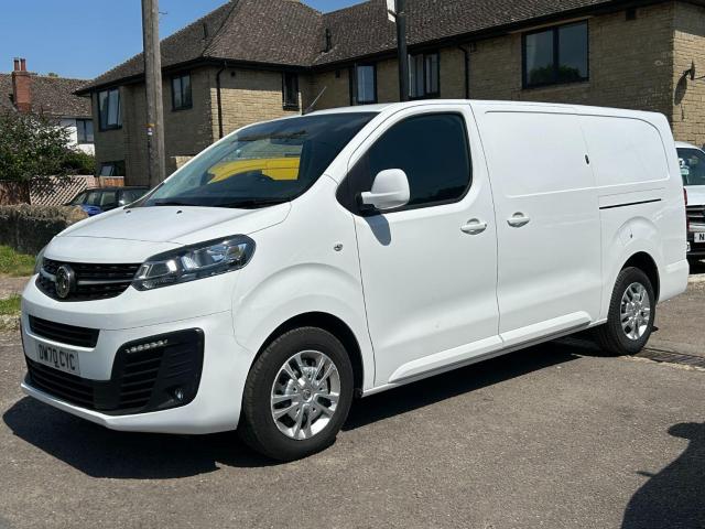 VAUXHALL VIVARO