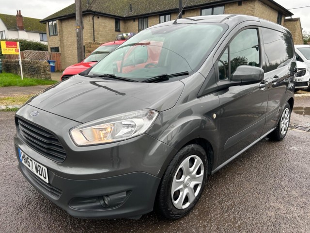 FORD TRANSIT COURIER
