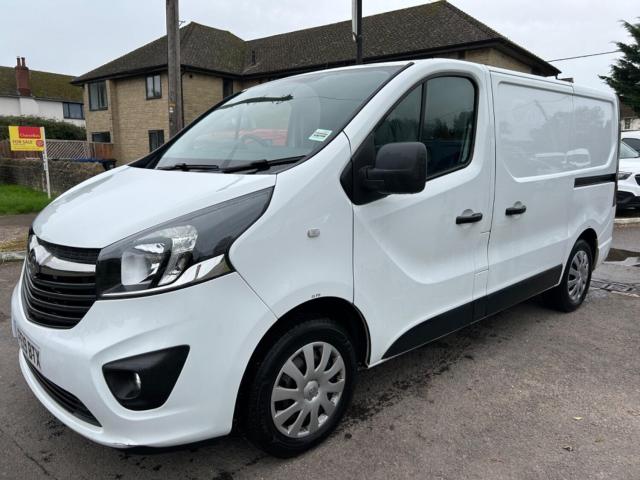 VAUXHALL VIVARO