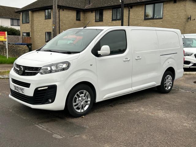 VAUXHALL VIVARO