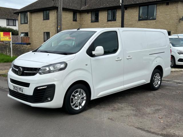 VAUXHALL VIVARO
