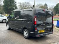 VAUXHALL VIVARO
