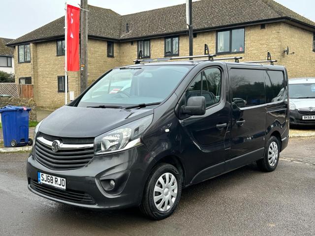 VAUXHALL VIVARO
