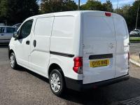 NISSAN NV200