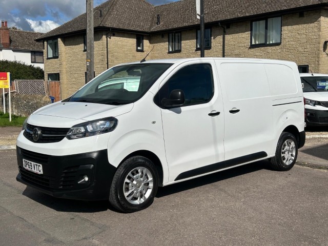 VAUXHALL VIVARO