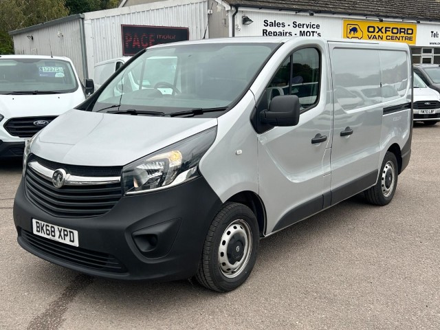 VAUXHALL VIVARO