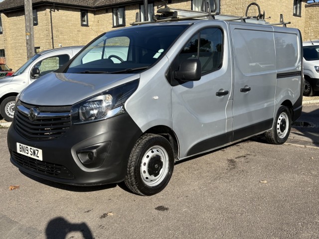 VAUXHALL VIVARO