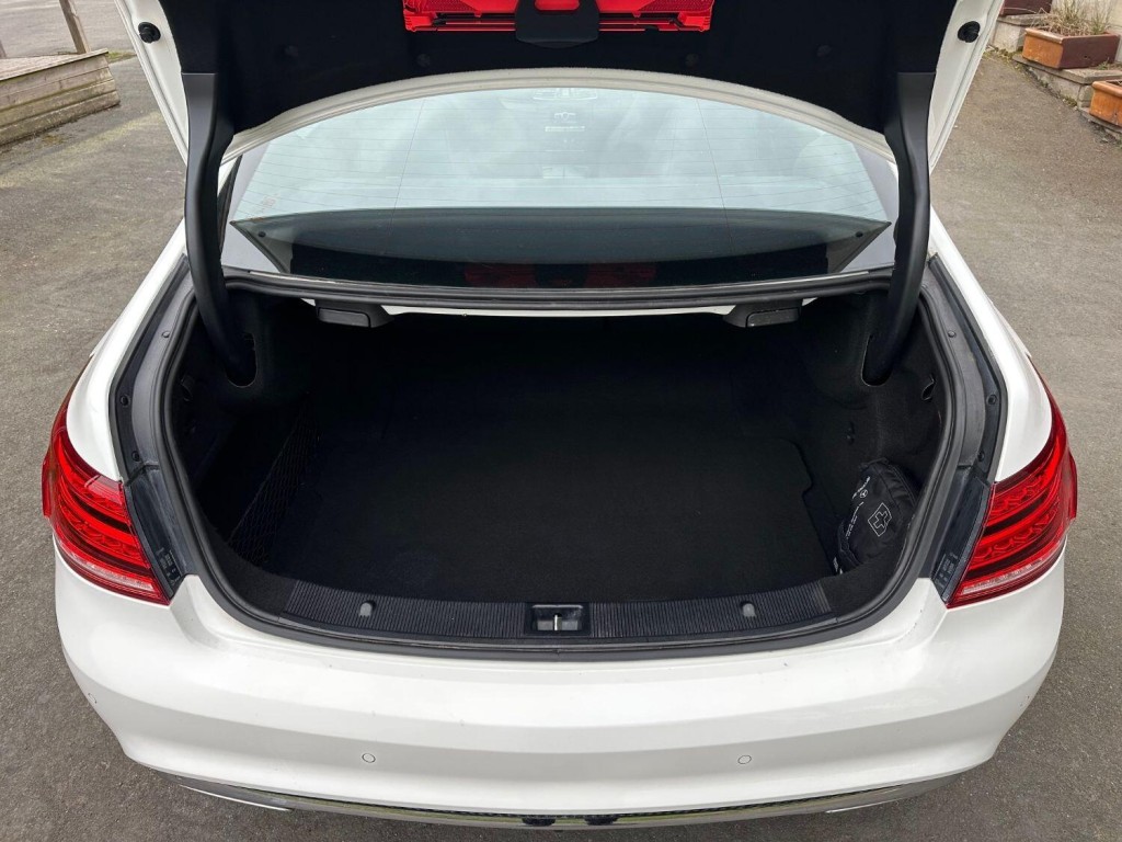 MERCEDES-BENZ E CLASS