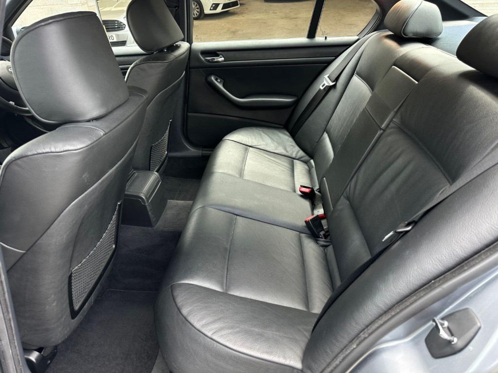 BMW 3 SERIES