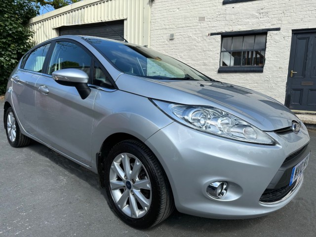 FORD FIESTA 1.4 ZETEC AUTOMATIC