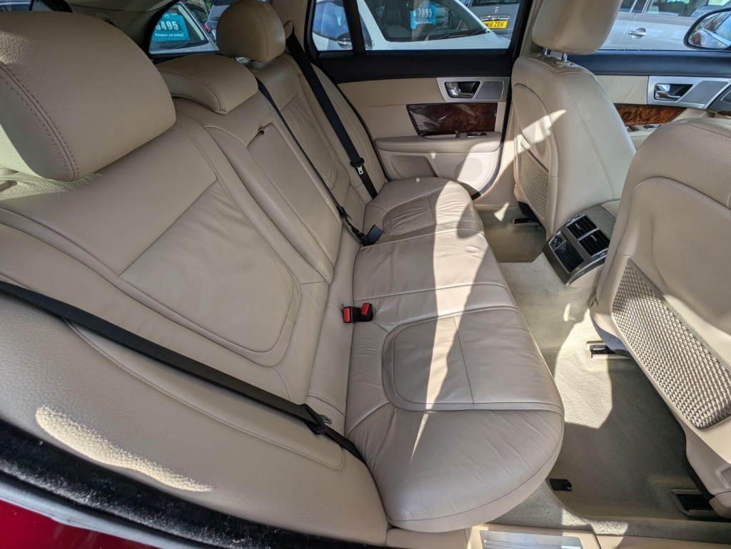 JAGUAR XF