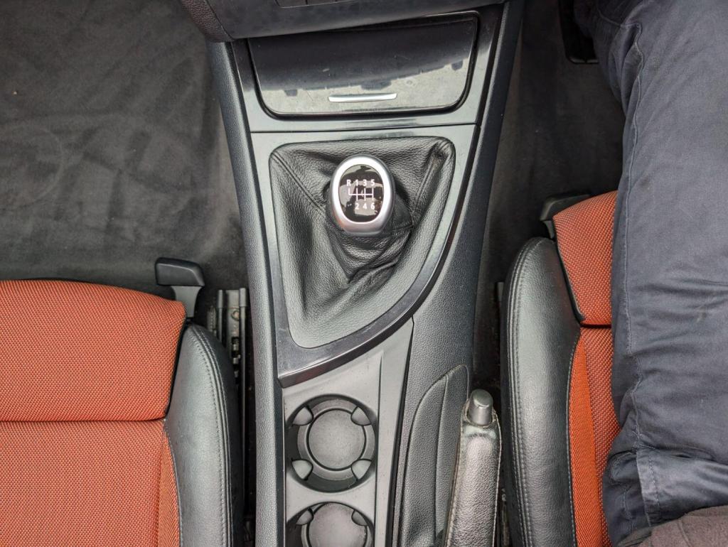 BMW 1 SERIES