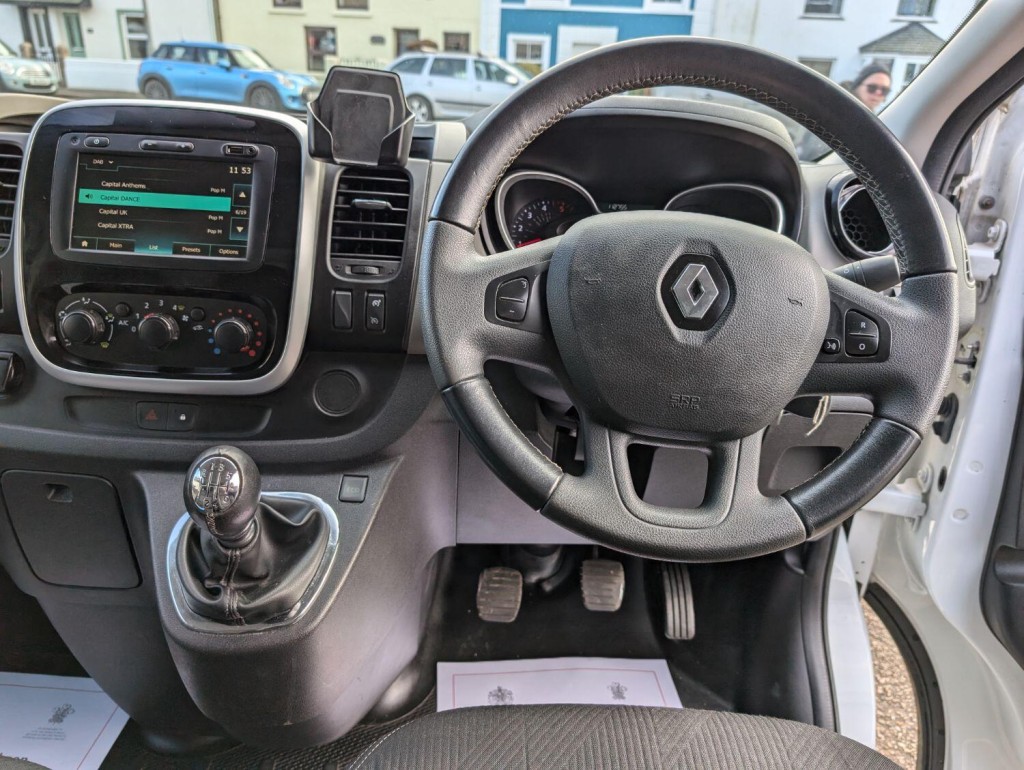 RENAULT TRAFIC