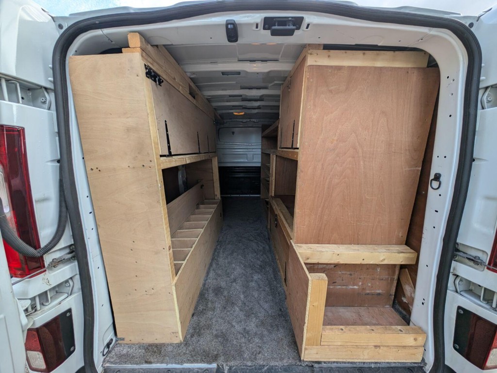 RENAULT TRAFIC