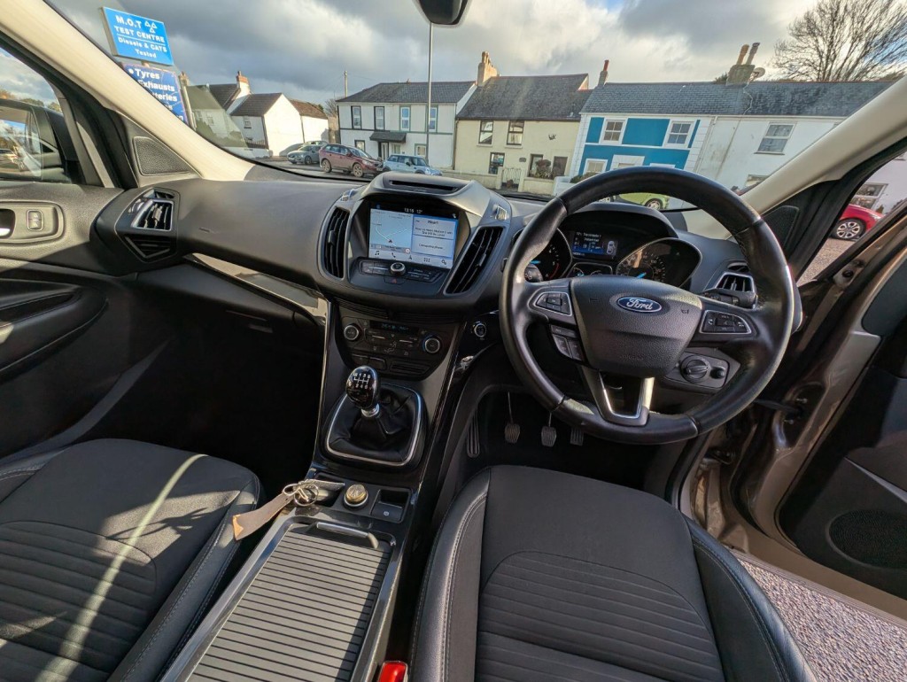 FORD KUGA