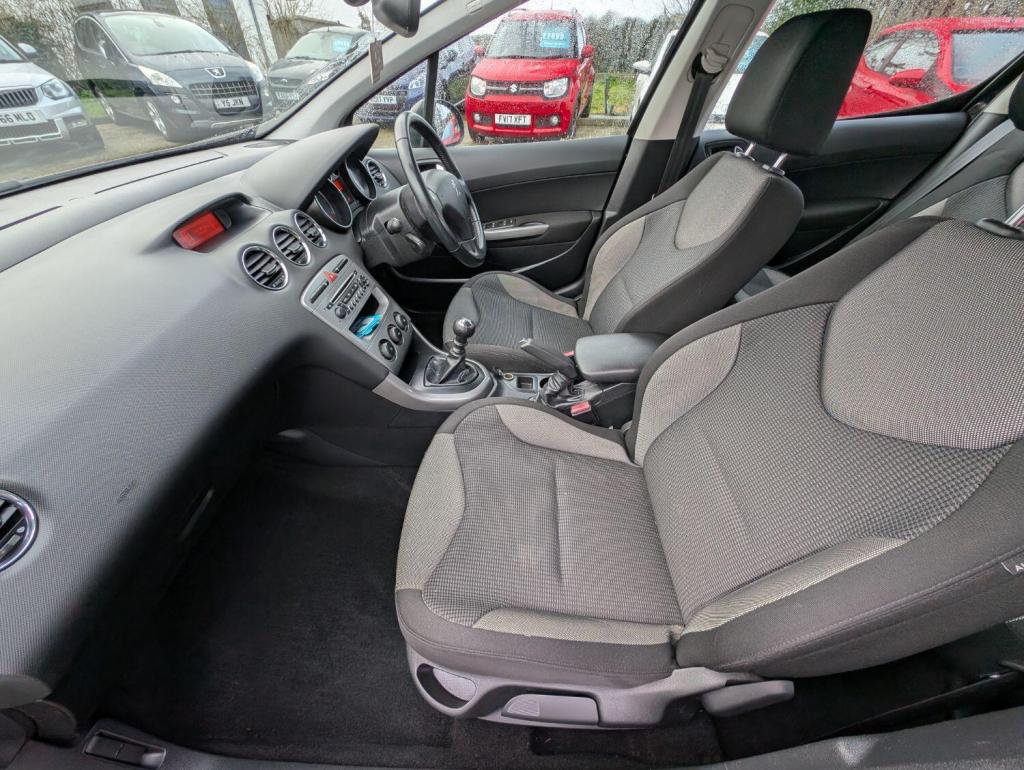 PEUGEOT 308