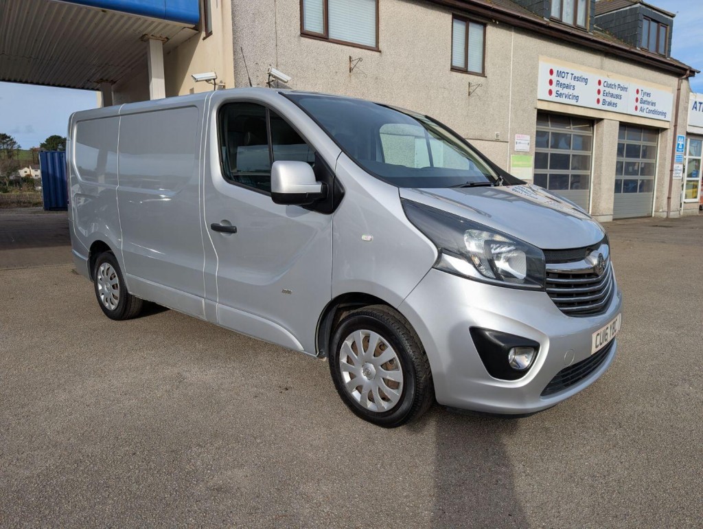 VAUXHALL VIVARO