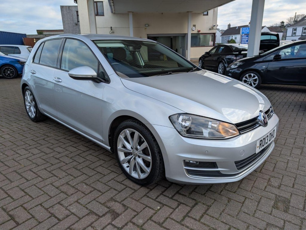 VOLKSWAGEN GOLF