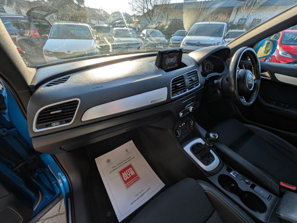 AUDI Q3