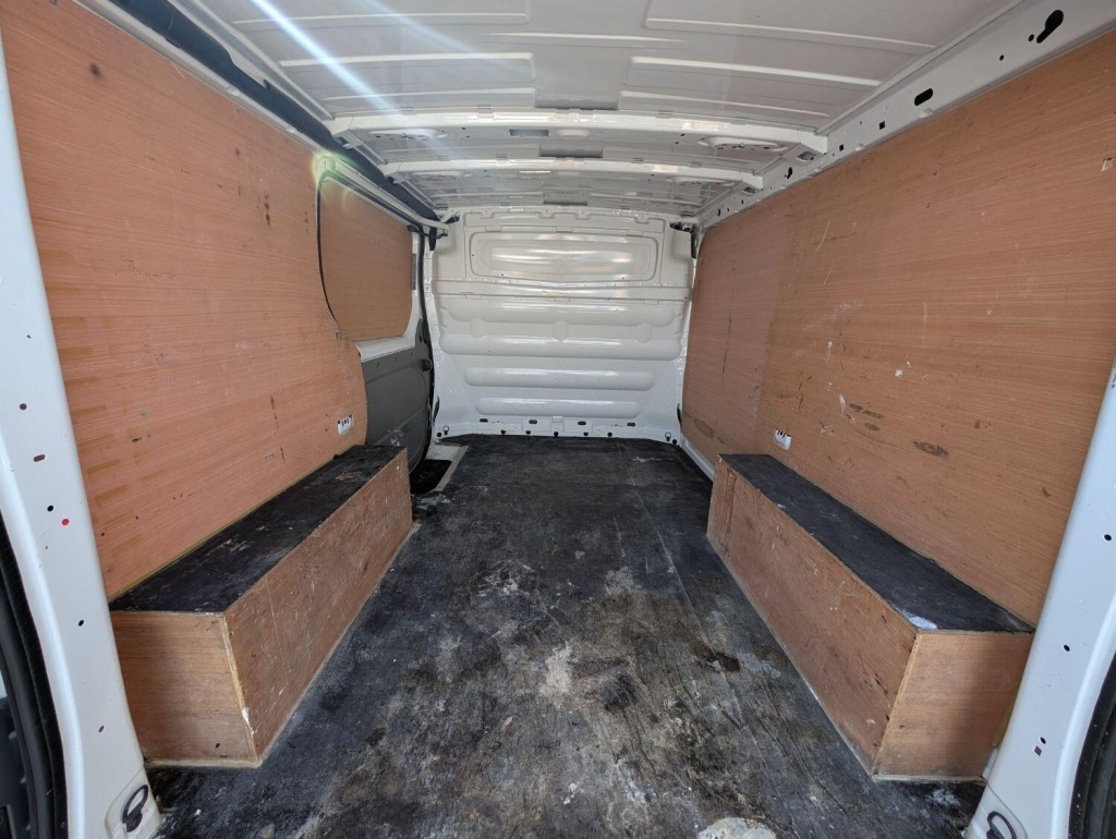 RENAULT TRAFIC