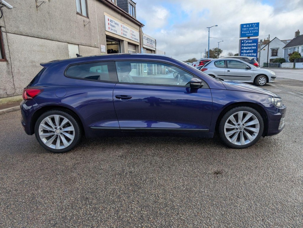 View VOLKSWAGEN SCIROCCO 2.0 TDI BlueMotion Tech GT