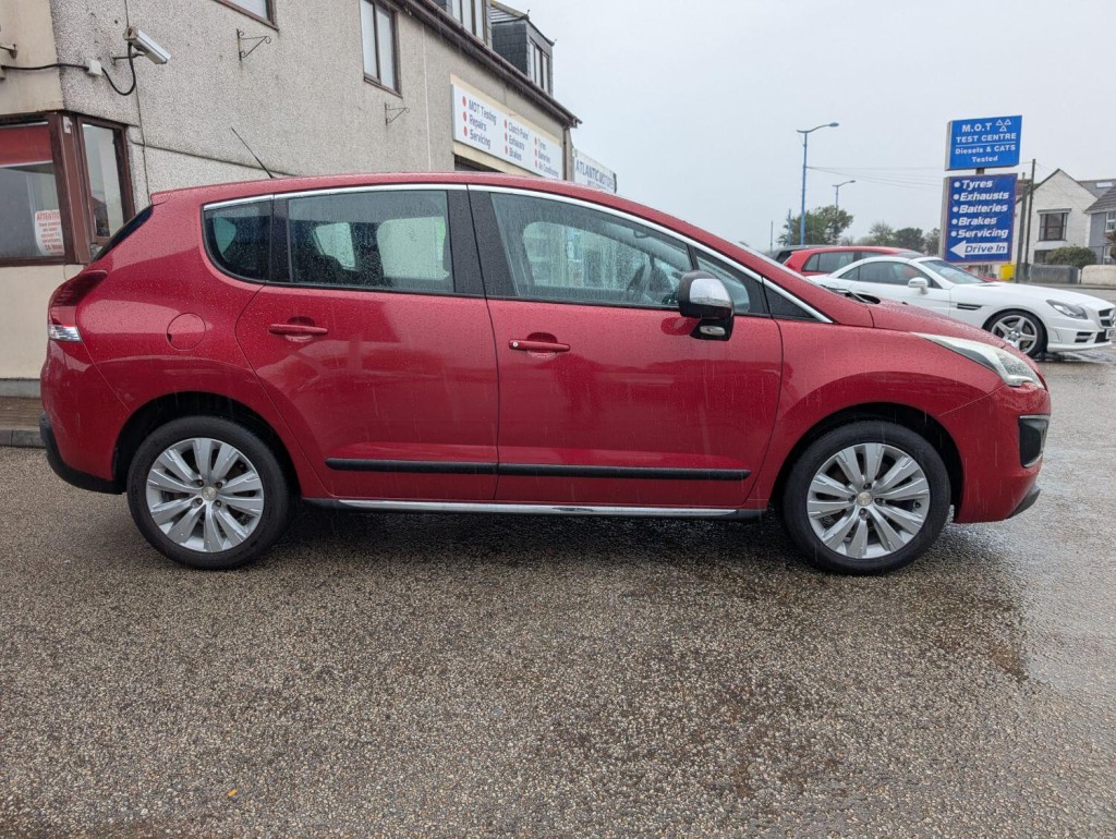 PEUGEOT 3008