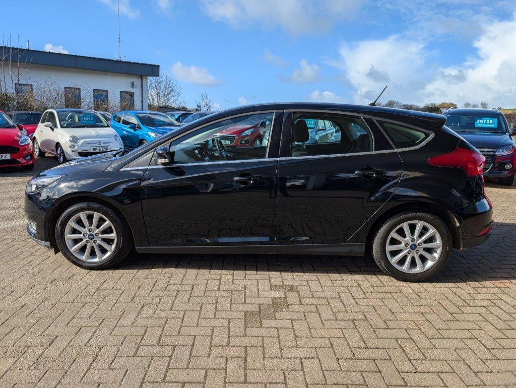 FORD FOCUS