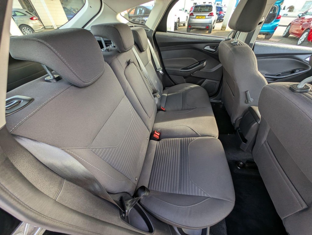 FORD FOCUS
