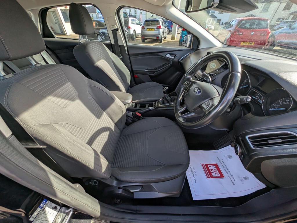FORD FOCUS